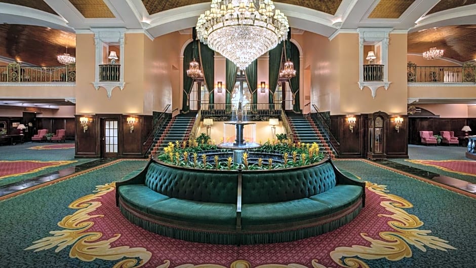 Amway Grand Plaza Hotel, Curio Collection by Hilton