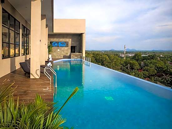 Golden Tulip Belitung
