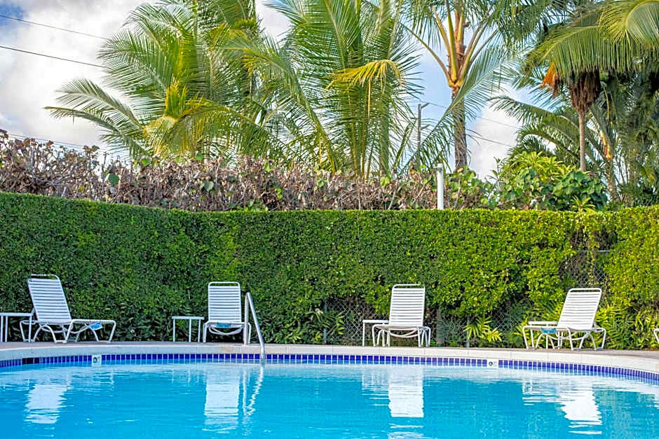 Plantation Hale Suites