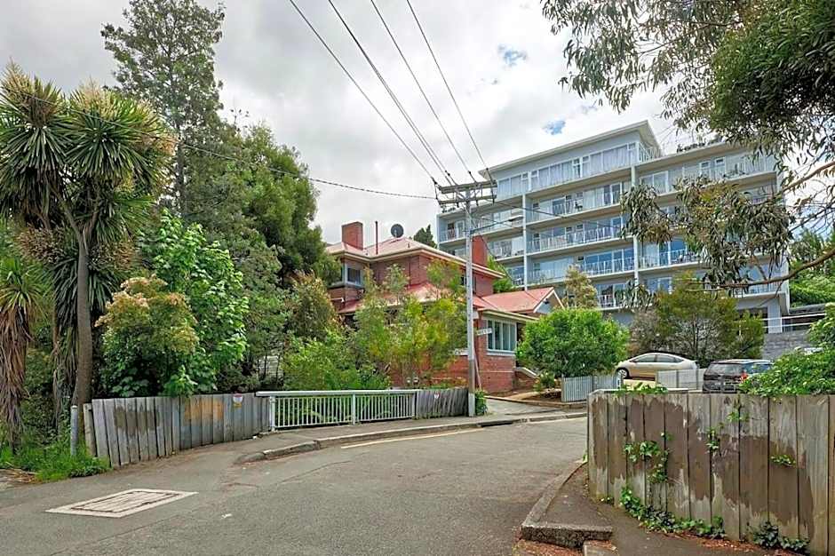 Comfort in Sandy Bay next to the Rivulet