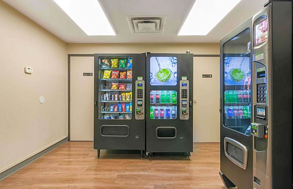 Extended Stay America Suites - Kansas City - Country Club Plaza