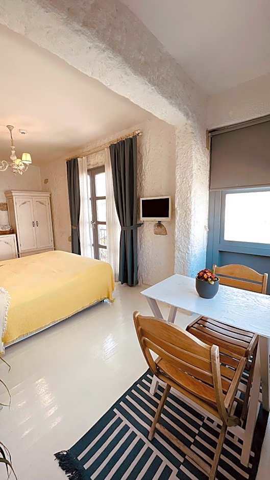 Mina Otel by Adda Alaçatı