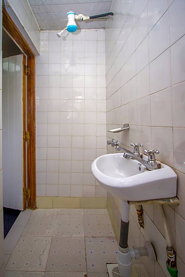 Sunshine Hotel Tengecha