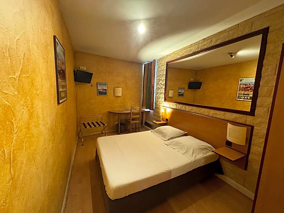 Hôtel Bosquet Pau Centre - Self Check In Budget Hotel
