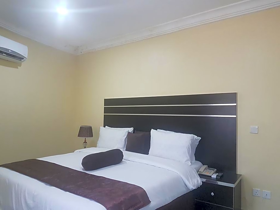 Brookville Hotel & Suites