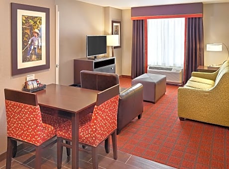 2 Queens-1 Bedroom Suite-Non-Smoking