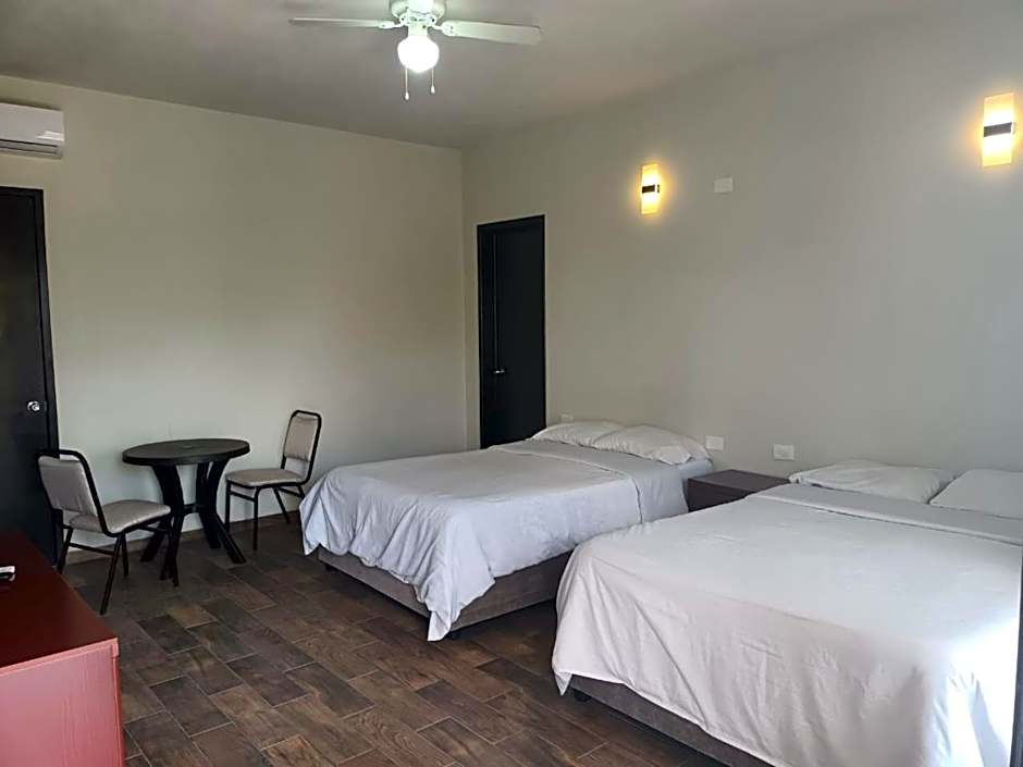 Hotel 230