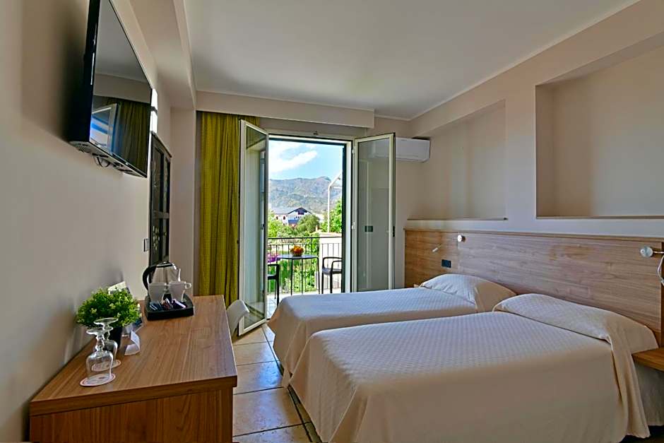 Hotel & Apartments Villa Linda