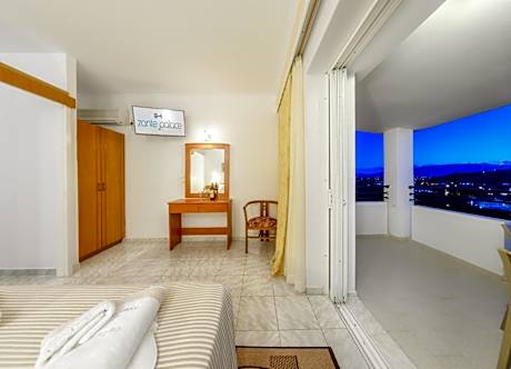 Apartment (3-4 Adults)