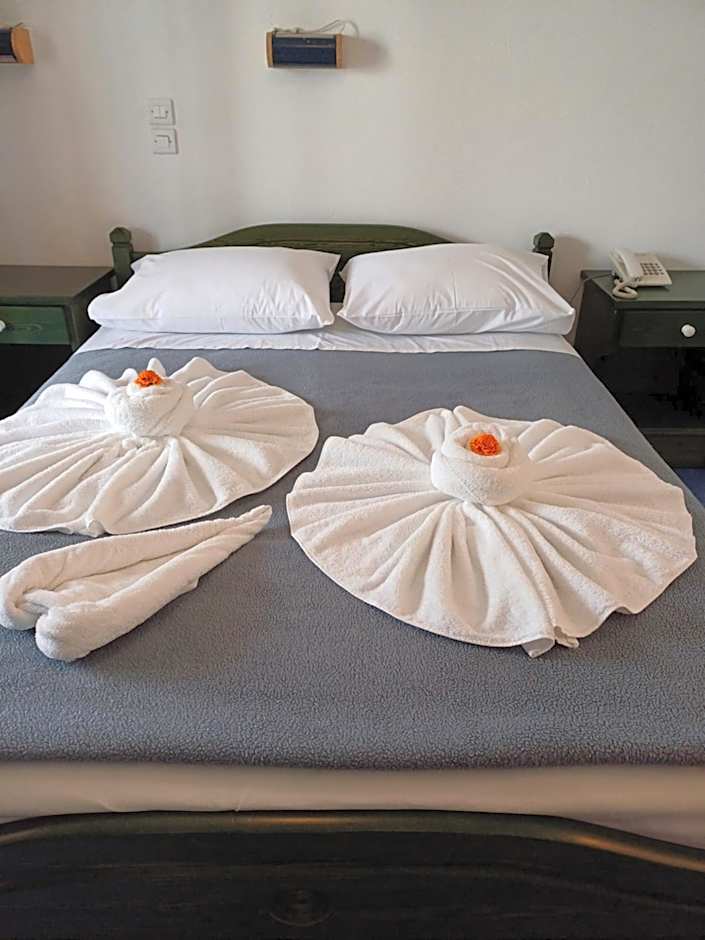 Siroco's Rooms And Studios