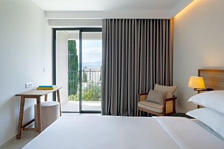 double single use standard double,sea side,balcony