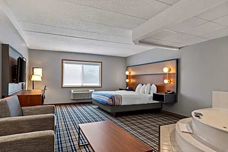 Deluxe King Studio Suite - Non-Smoking