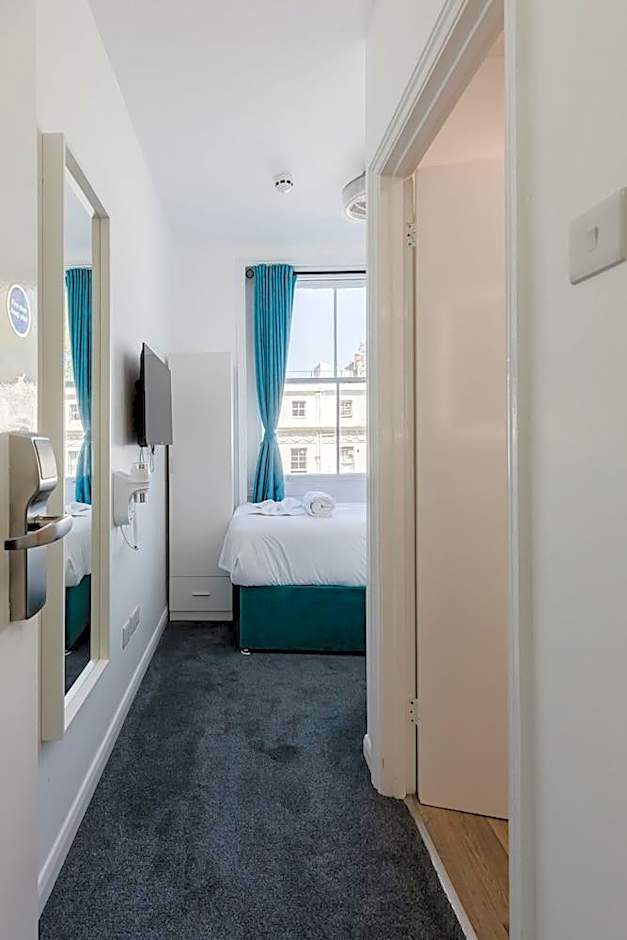 Palace Court Hotel