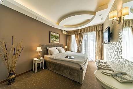 Superior One-Bedroom Suite