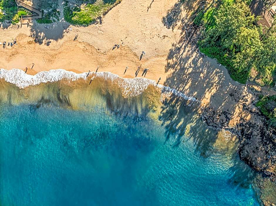 Central Kihei Gem! 3-Min Walk to the Beach & Shops