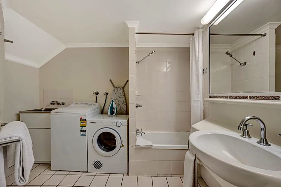 City Oasis Inn Townsville, SureStay Collection by BW