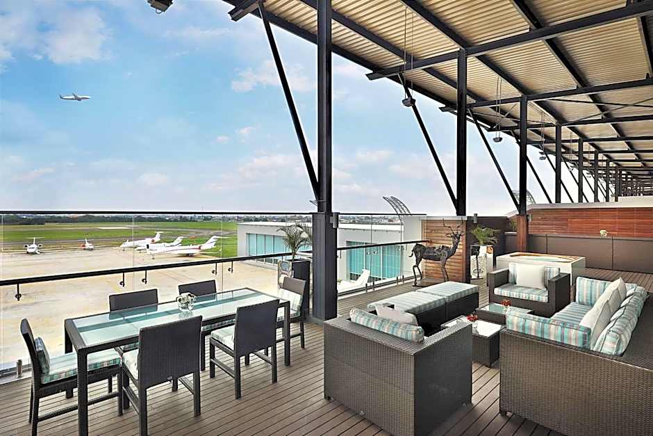 Legend Hotel Lagos Airport, Curio Collection By Hilton
