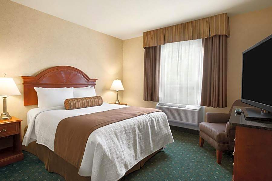 Travelodge by Wyndham Strathmore