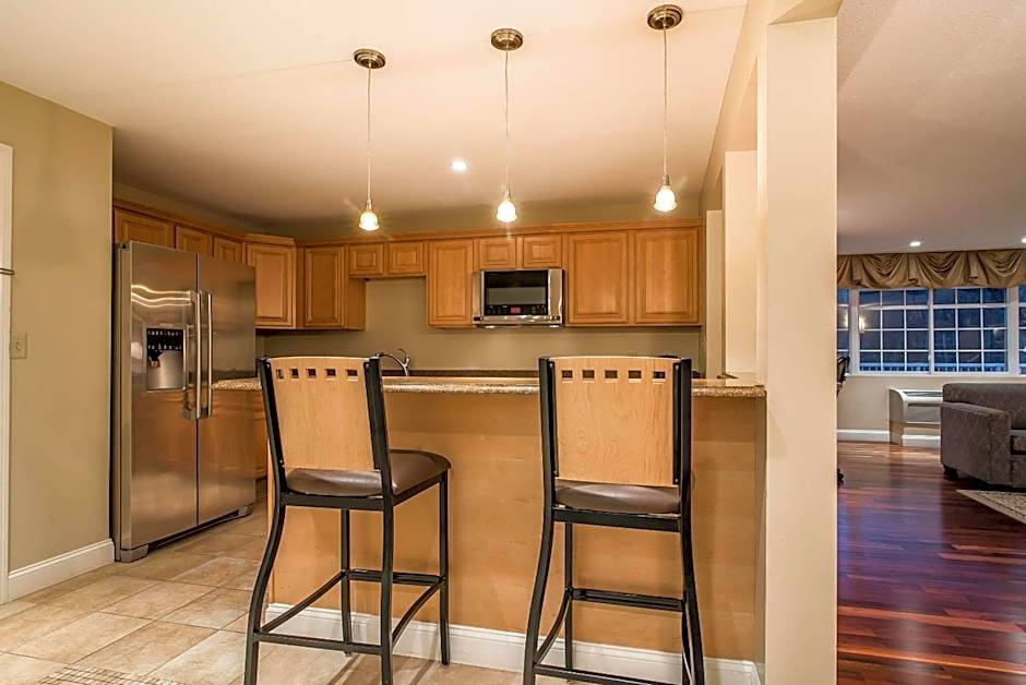 Riverside Hotel, an Ascend Collection Hotel