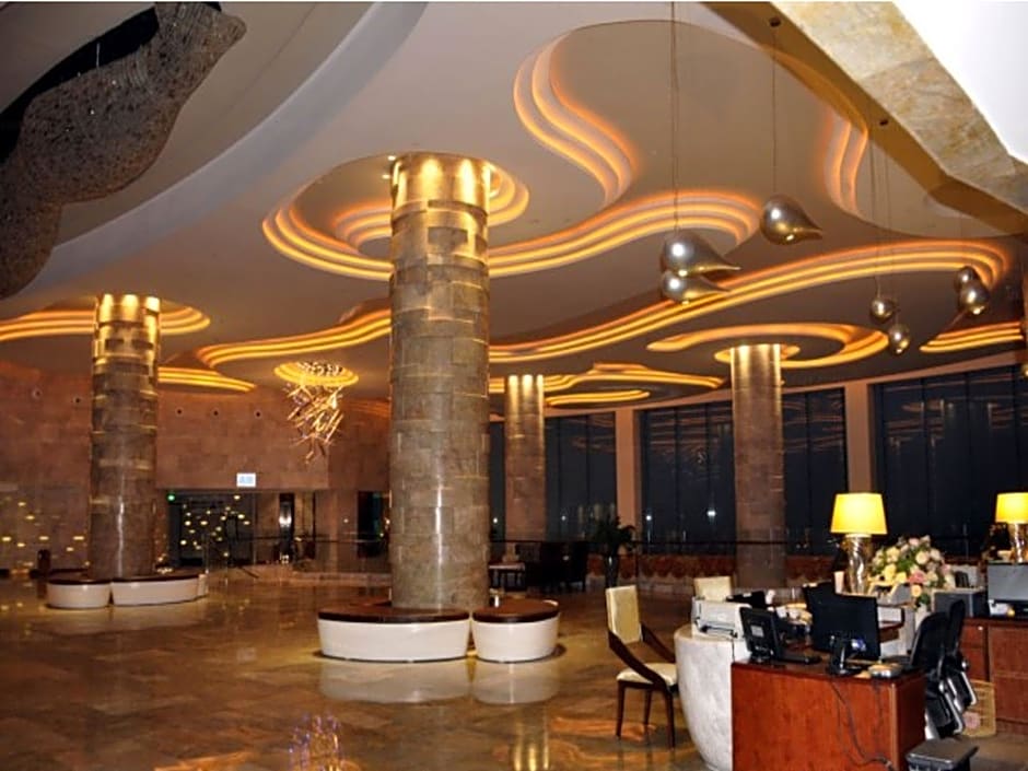 Days Hotel and Suites Yangjiang