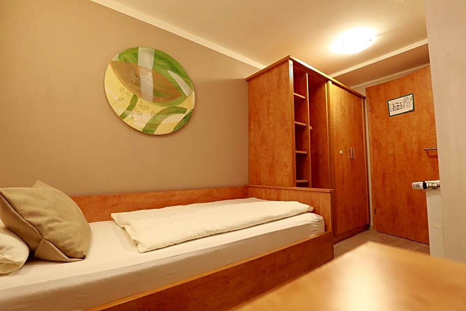 Hofgut Langenborn Wohnen auf Zeit möblierte Apartments Aschaffenburg Alzenau Frankfurt