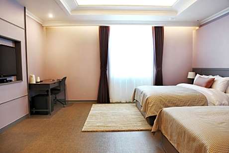 Standard Family Twin Room