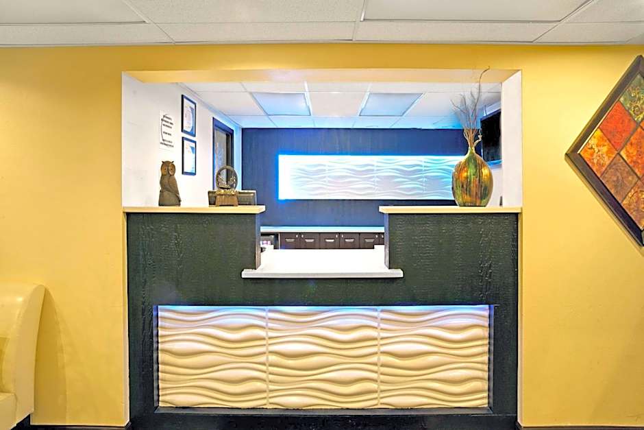 Super 8 by Wyndham Ogden