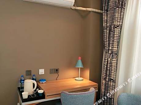 Home Inn · Neo (Ningbo Railway Station North Square Branch)