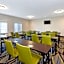 Holiday Inn Express and Suites Three Rivers By IHG