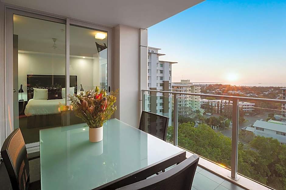 H on Mitchell Apartment Hotel