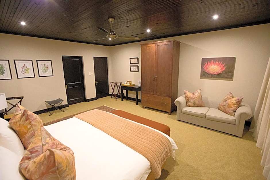 Swartberg Private Game Lodge