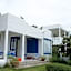 Hua Plee Lazy Beach Hotel