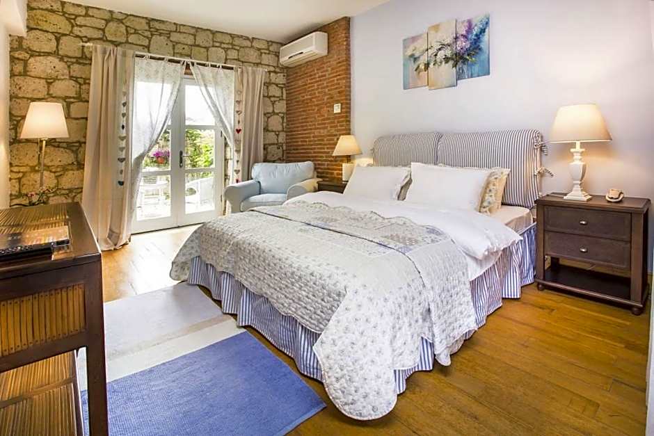 Alacati Cadde 75 Luxury Hotel