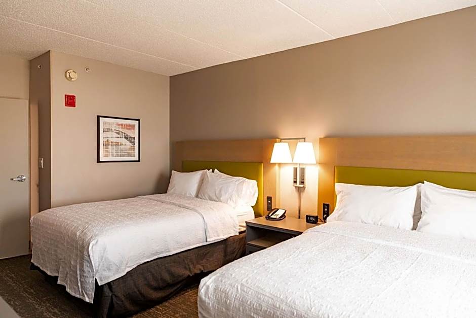 Hampton Inn & Suites Newark Airport Elizabeth