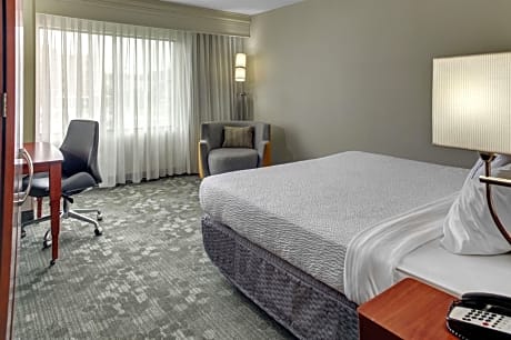 King Room with Sofa Bed and Adapted Tub - Mobility and Hearing Accessible