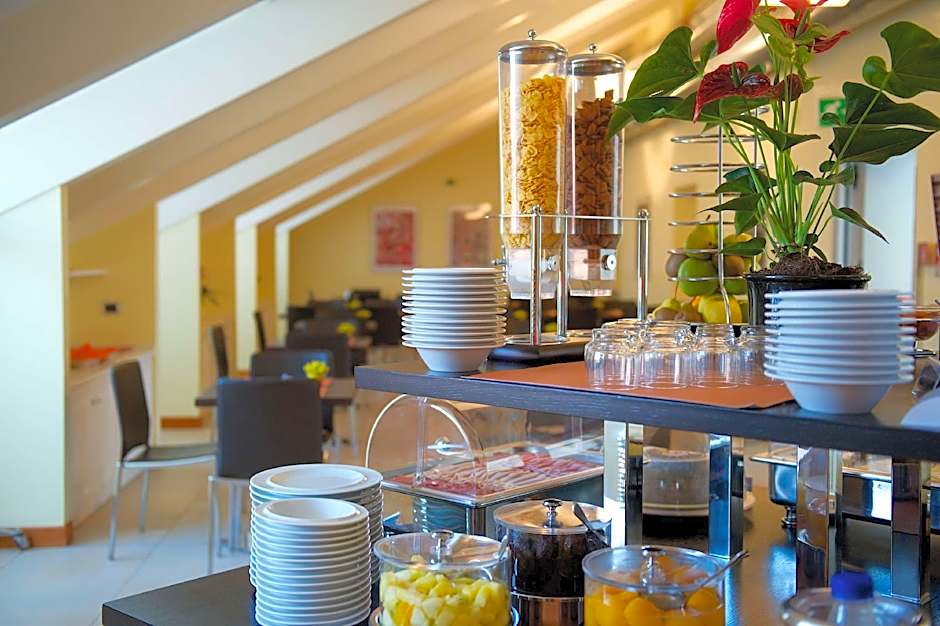 Best Western Crystal Palace Hotel