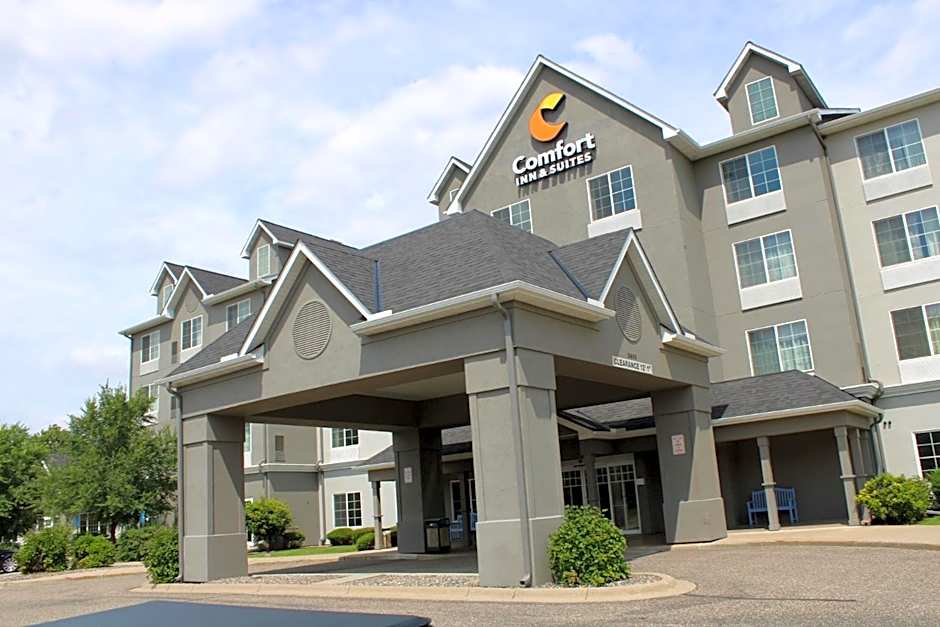 Comfort Inn & Suites St. Paul Northeast