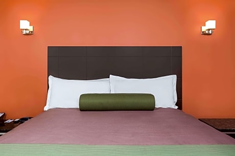 1 Queen Bed Suite Non-Smoking