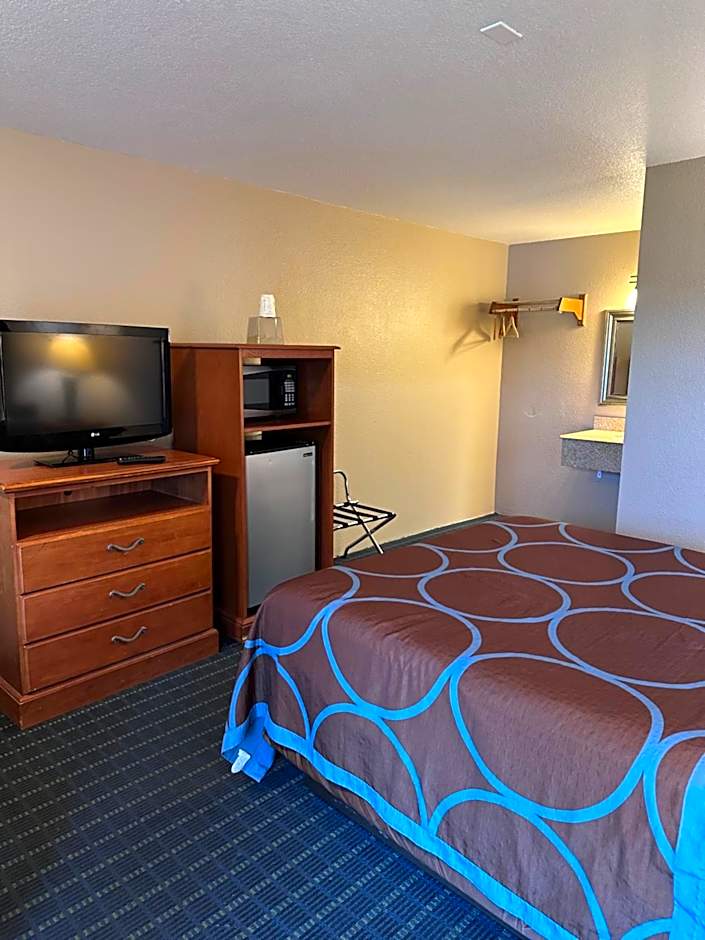 Super 8 by Wyndham Vancouver East