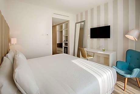 Family Connecting Room (2Ad + 2Ch)