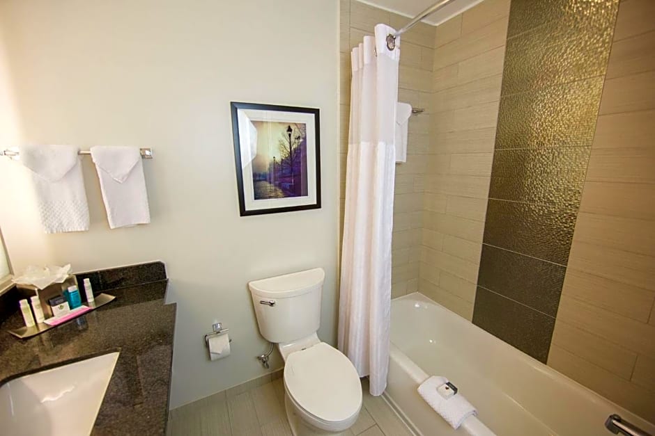 DoubleTree by Hilton Historic Savannah