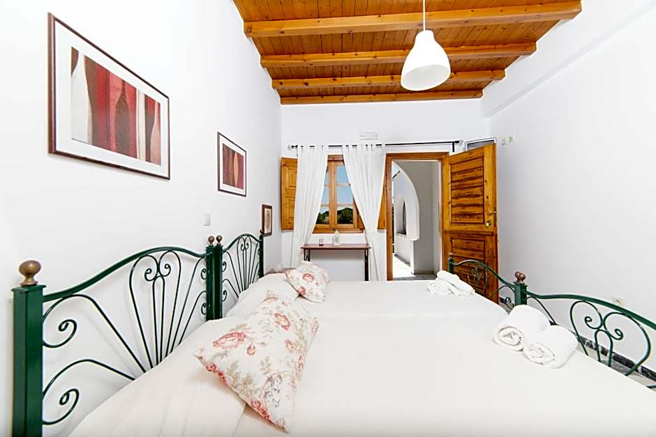 Photo 1 of 7 of Studio, Side Sea View