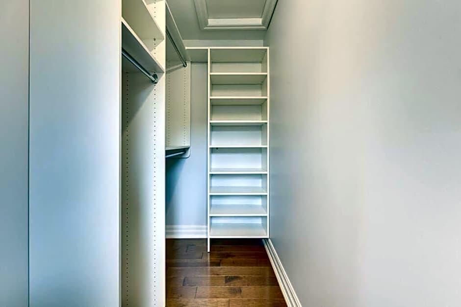 Luxurious & Modern 4BR House w/ 3 Car Parking