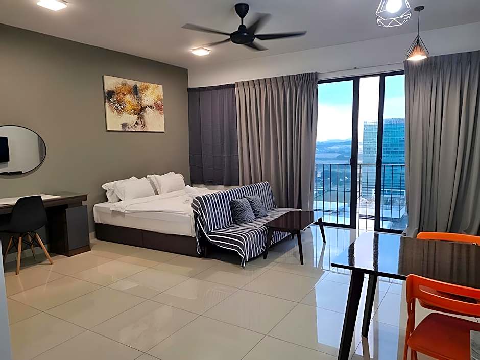 De Houz Guesthouse @ Setia Alam Trefoil