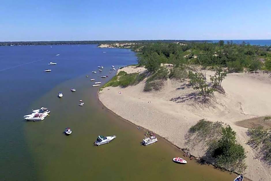 West Lake Waterfront Swimming - Free Pontoon Boat!