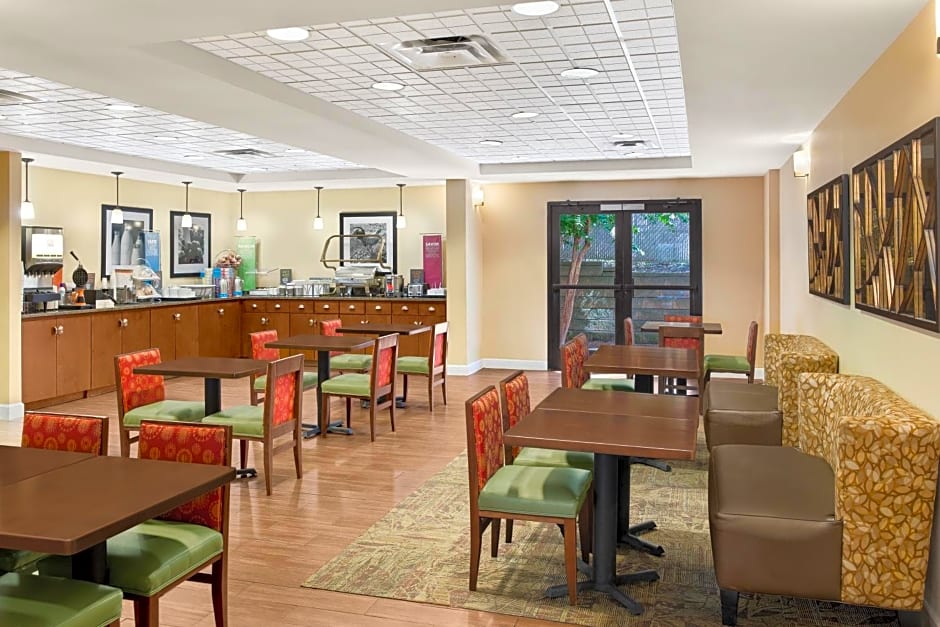 Hampton Inn Columbus-North