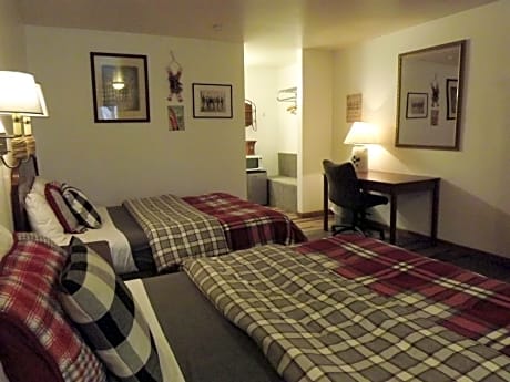 Queen Room with Two Queen Beds Dog Friendly