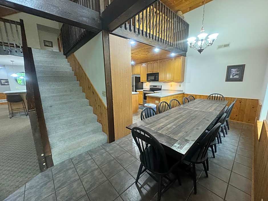 The River Condos Hot Tub Fireplace Family & Pet Friendly River Front 2 to 6 bedroom condos dock