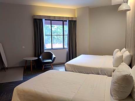 Triple Room with Garden View
