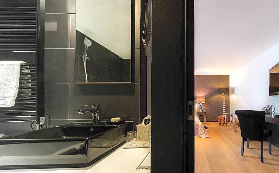 La Mansion Vi Vadi Hotel